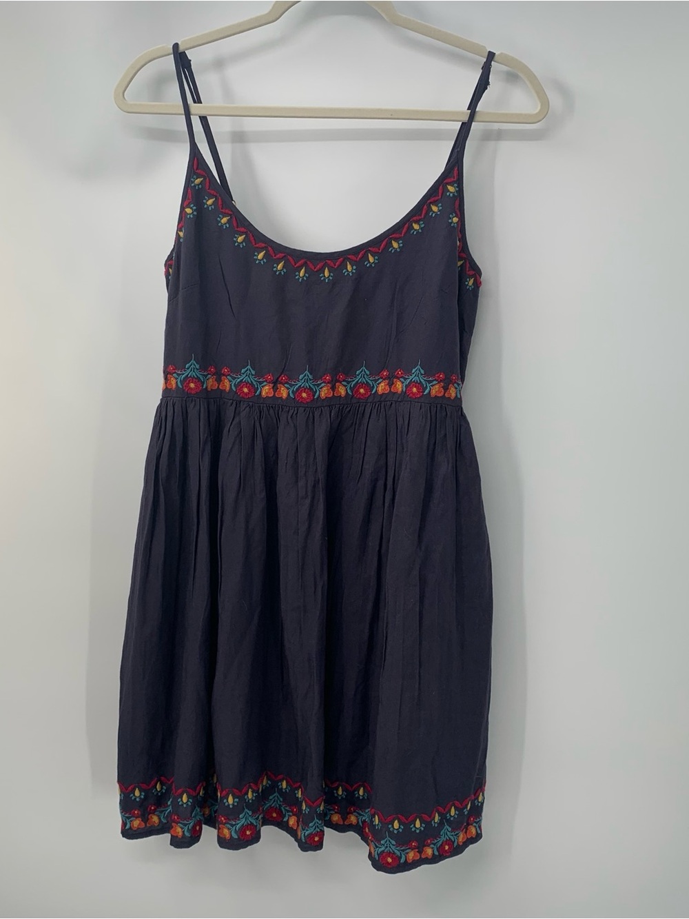 Natural Life Women’s Gray Multicolor Floral Embroidered Boho Dress Size S - Picture 2 of 8